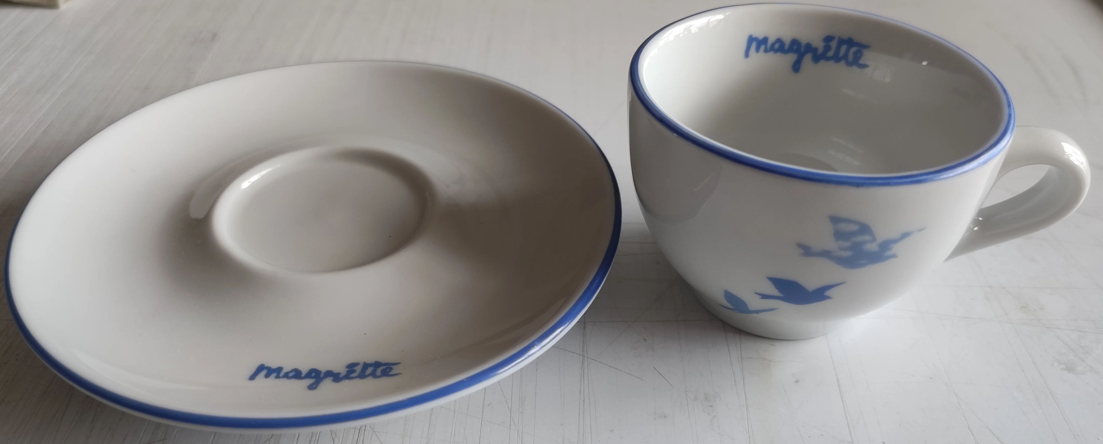 Oiseaux - Official 2003 René Magritte Espresso Cup + Saucer - Image 3