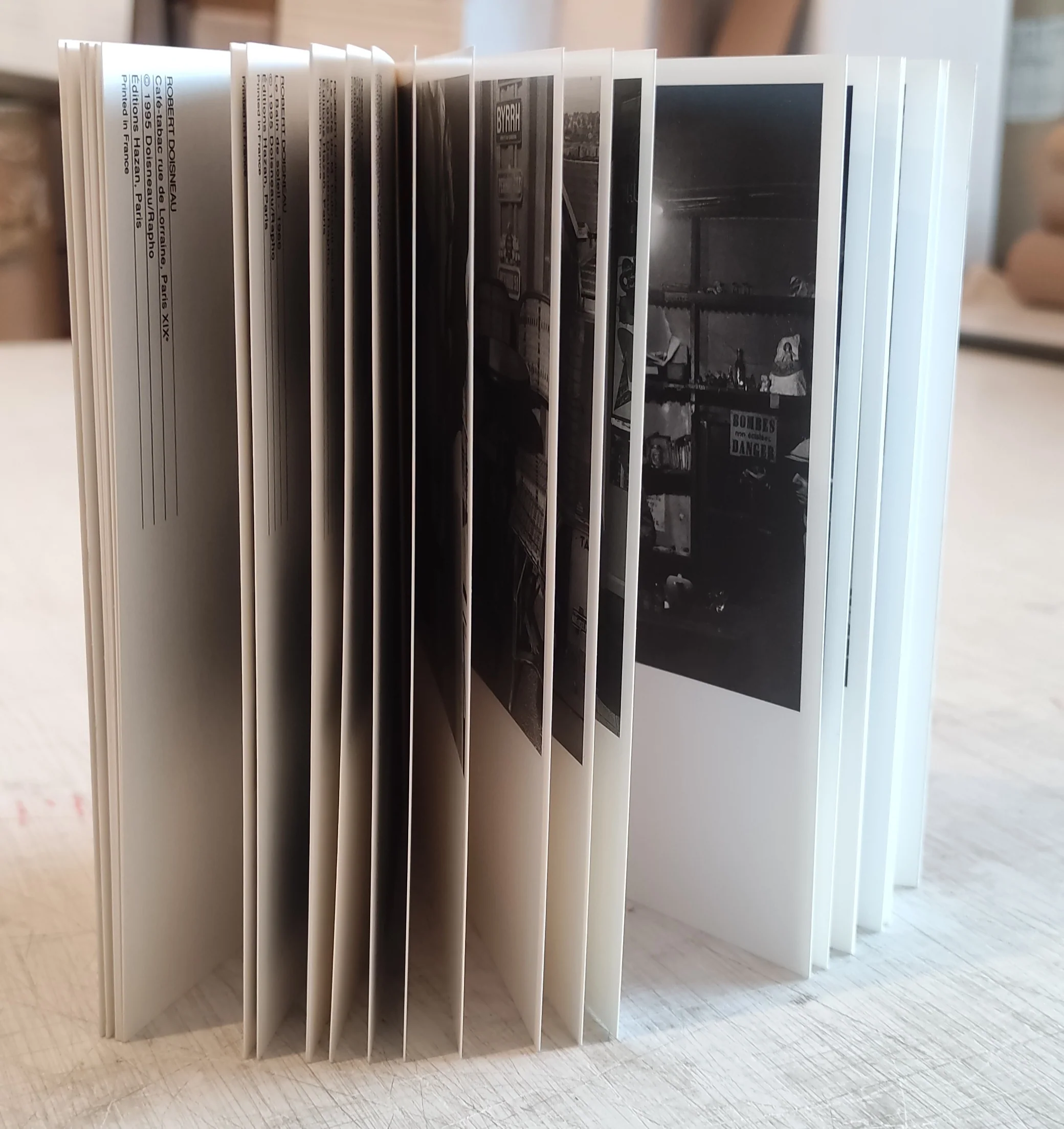Robert Doisneau : Bistrot (24 Postcards Booklet) - Image 3